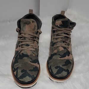 Hush Puppies Camouflage Rugged Look High-Top Men's Shoes Size 9